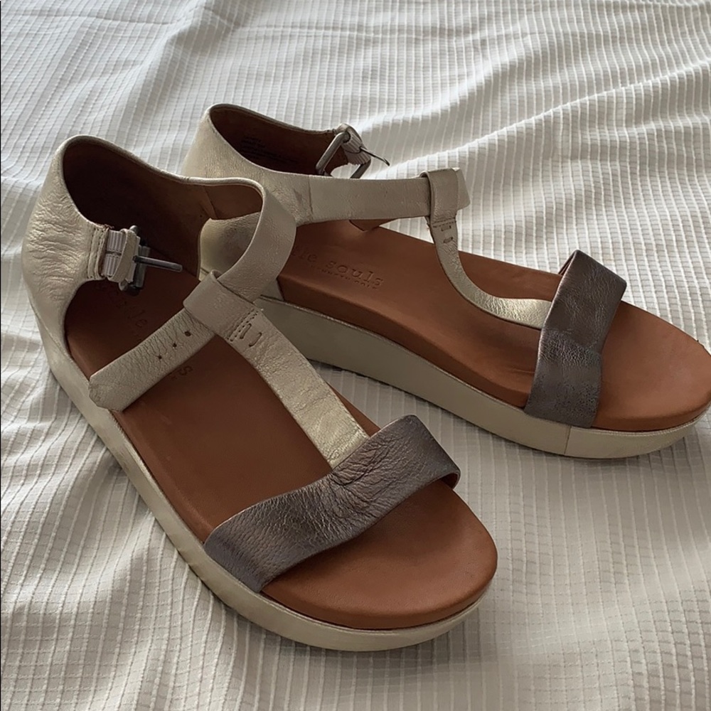 Kenneth Cole, gentle souls wedge shoes size 8